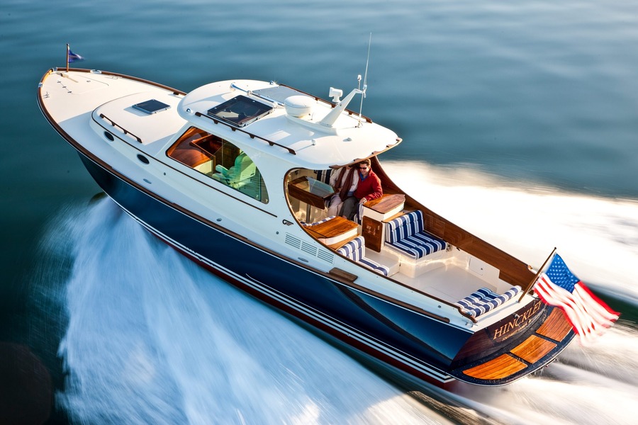 Hinckley 37 S Exterior